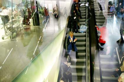 Nina Jan Beier and Marie Jan Lund, Clap in Time (All the People at Tate Modern) 2007