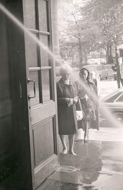 Fig.18 Visitors approaching Klaus Rinke’s water jet installation at the entrance to the exhibition Strategy: Get Arts at the Edinburgh College of Art, 1970