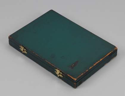 Fig.3 Eleanor Antin, Blood of a Poet Box with the box lid closed