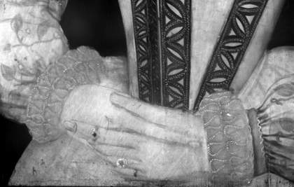  Fig.7 Infrared reflectograph of the hands, showing the streaky priming and the bold underdrawing