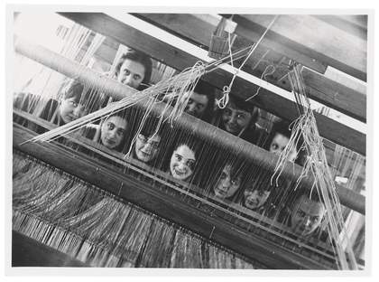 Group portrait of the weavers in the Bauhaus workshop, 1928 (Anni Albers is in the bottom row, second from left) - Bauhaus-Archiv, Berlin
