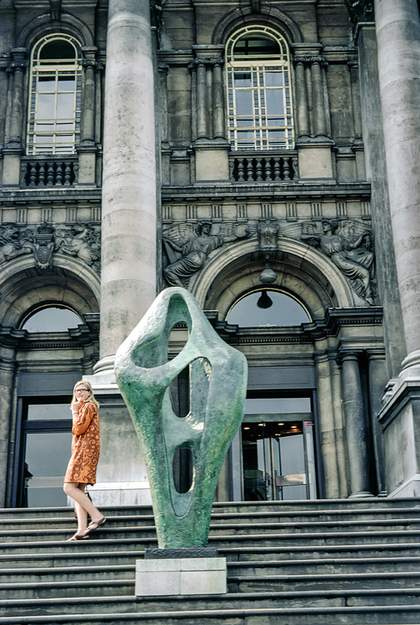 Figure for Landscape 1960 on the steps of Tate during Barbara Hepworth’s 1968 retrospective