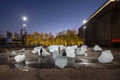 Ice Watch 2014 outside Tate Modern, London, 2018 Photo: Justin Sutcliffe, courtesy of the artist; neugerriemschneider, Berlin; Tanya Bonakdar Gallery, New York / Los Angeles