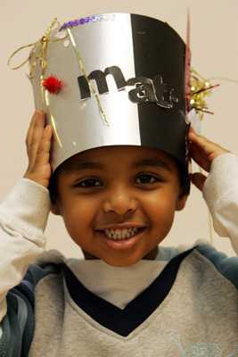 Kids making pop art hat 