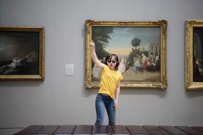 A child in the gallery