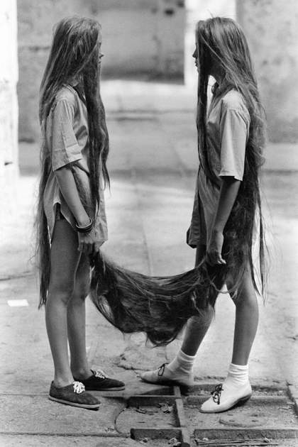 Tunga - Xifópagas Capilares entre Nós (Capillary Xiphopagus among Us)